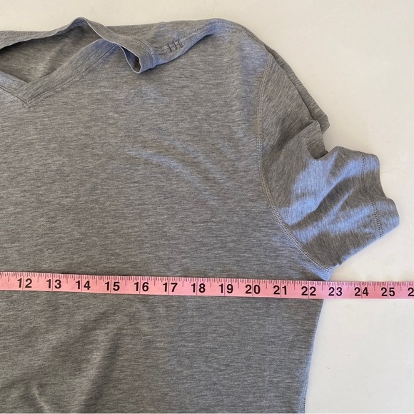 Lululemon || V-Neck Short Sleeve T-shirt Tee Heather Gray L / XL - Picture 5 of 6